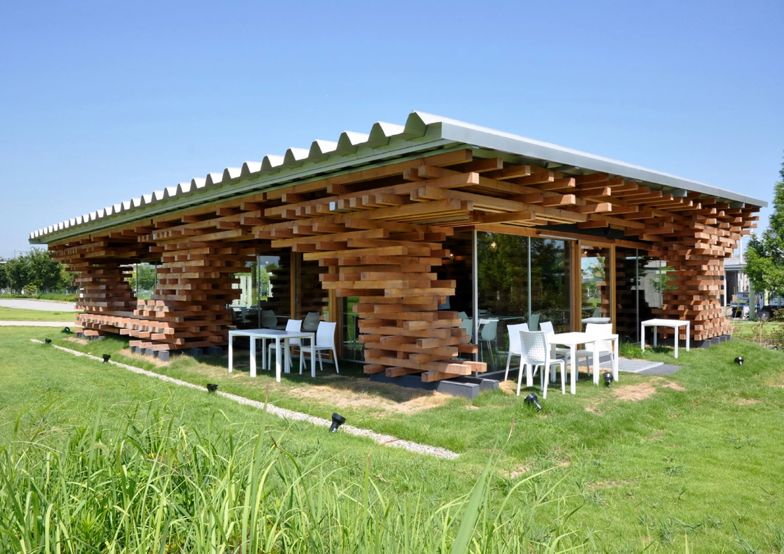 Café Kureon in Toyama-shi, Toyama, Japan. By Kengo Kuma & Associates