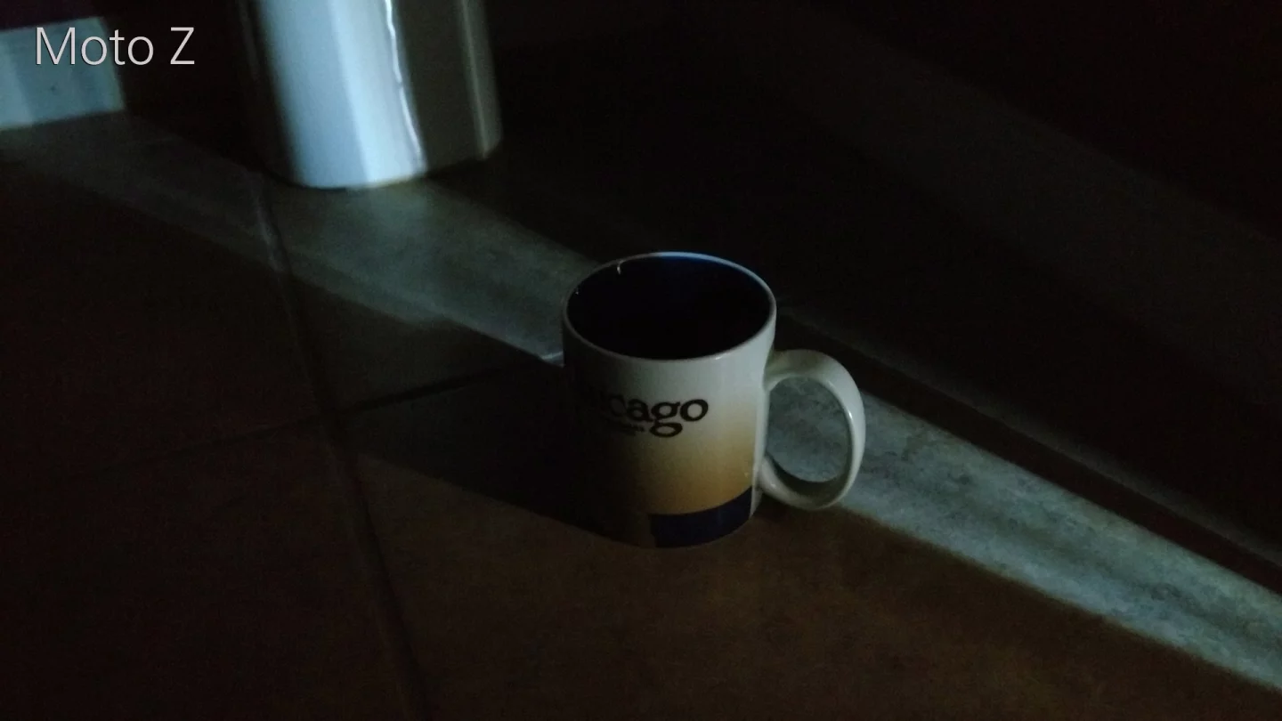 Moto Z Droid camera sample: Indoors, poor light