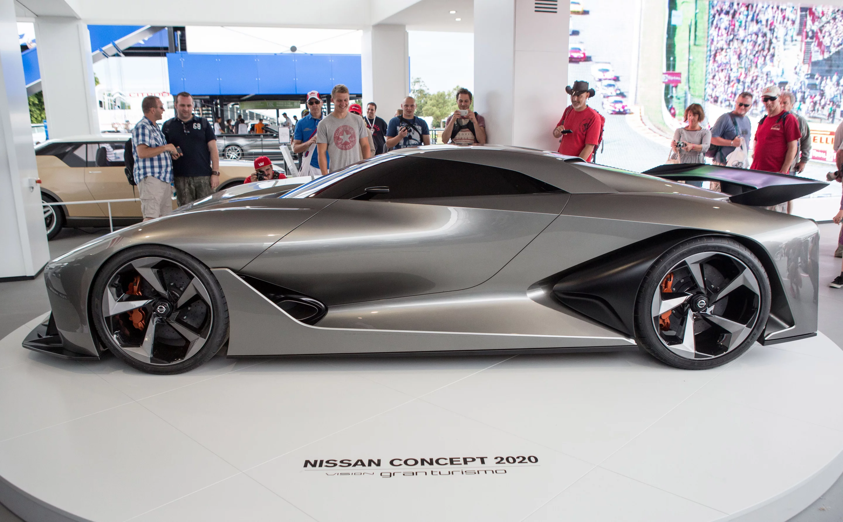Concept 2020 Vision Gran Turismo side view