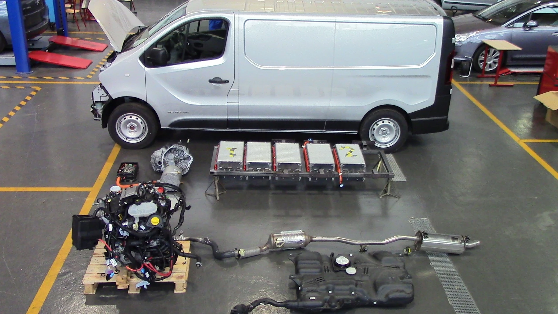 The Carwatt idea is to put old EV batteries to use as batteries in more electric vehicles, namely in urban commercial vehicles like the Trafic delivery van