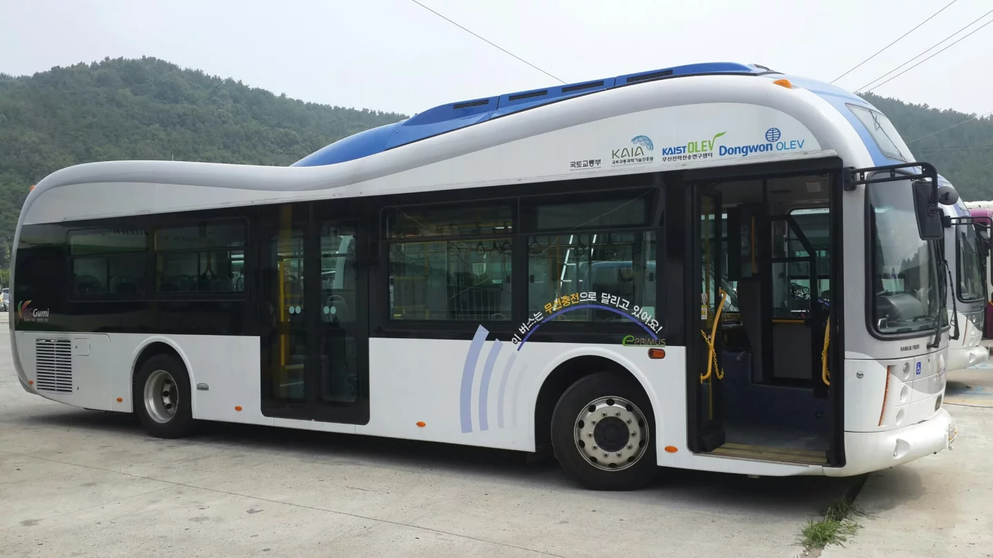The buses will run a 24-km (15-mile) round trip route in Gumi’s inner city between the train station and the In-dong district