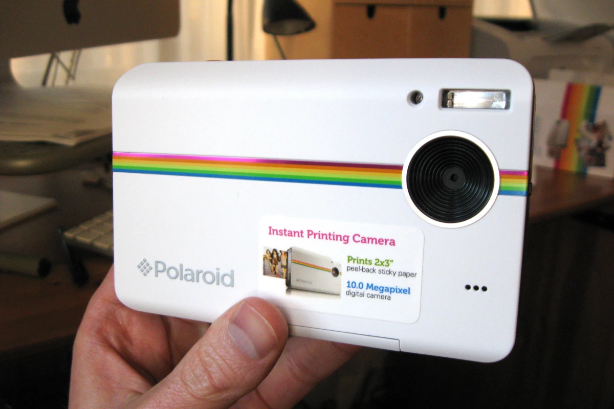 Gizmag takes a hands-on look at the Polaroid Z2300 digital instant camera