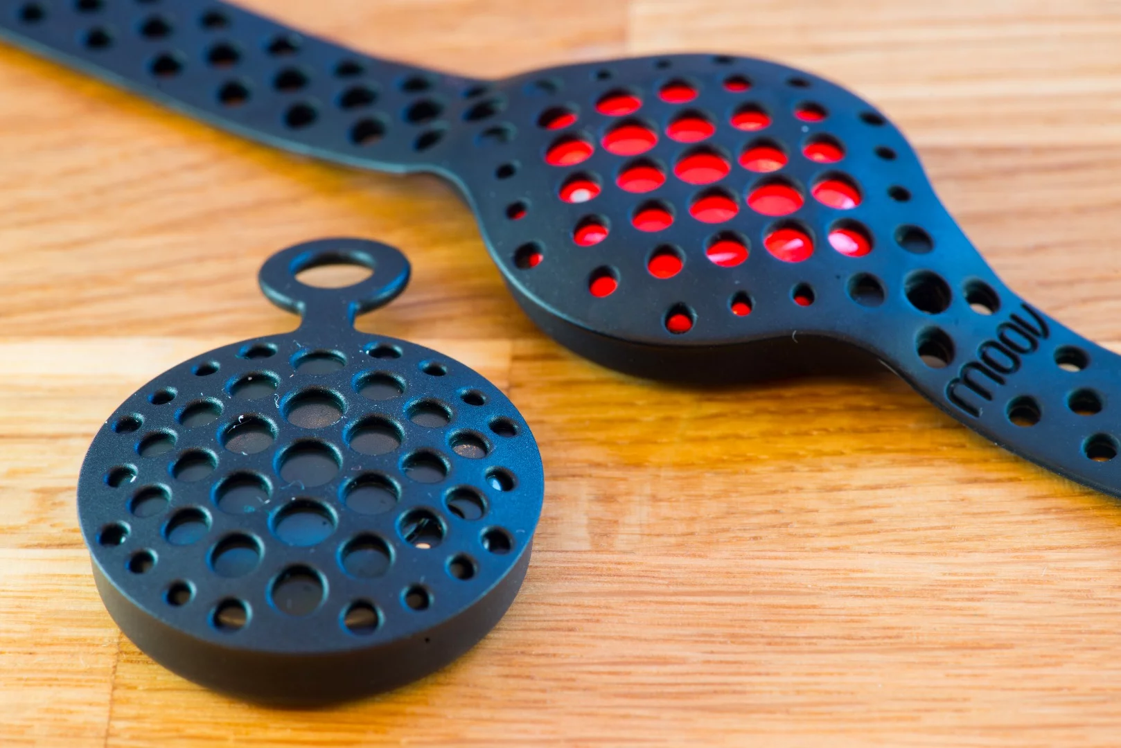 Style-wise the Moov HR matches the Moov Now tracker