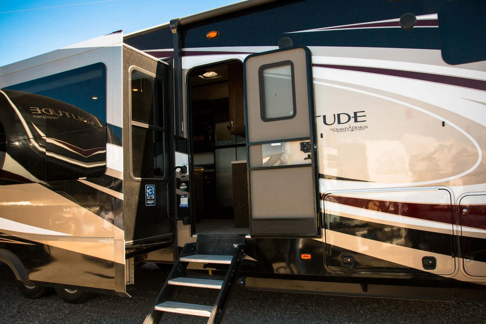 2018 Solitude Fifth Wheel