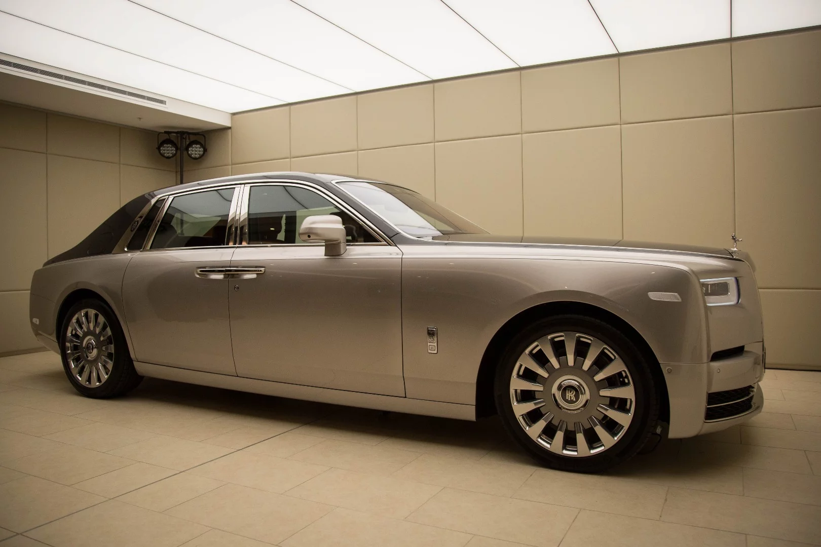 At more than 5.7 m long, the Phantom certainly doesn't lack presence