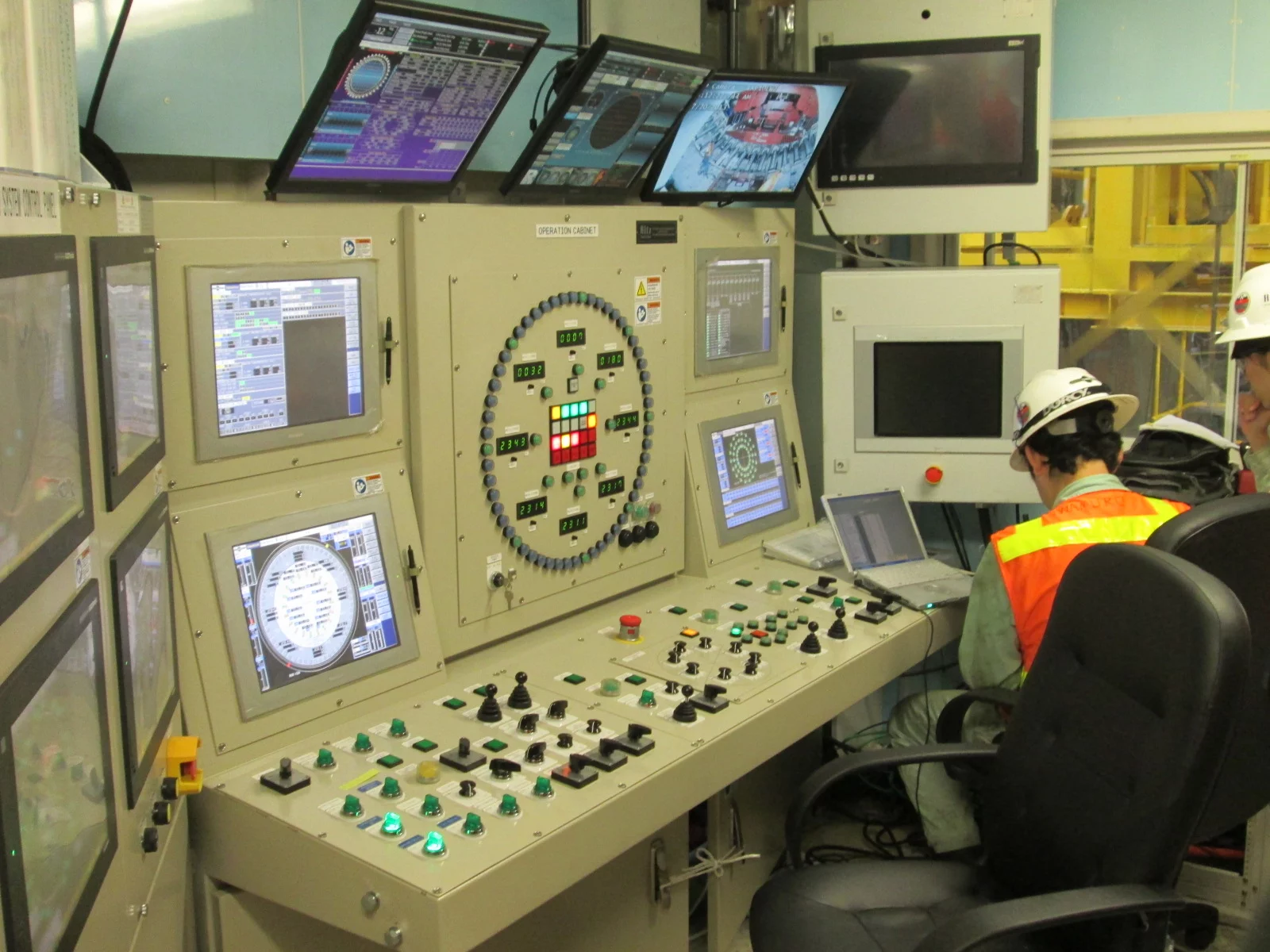 The control room (Image: Gizmag)