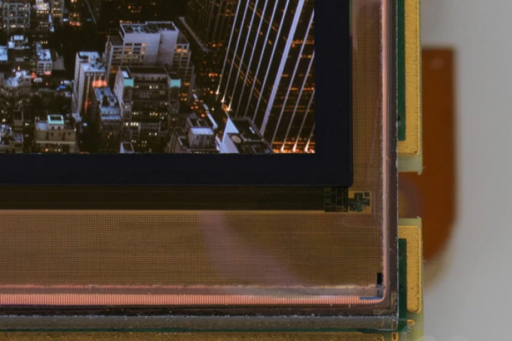 French microdisplay specialist MicroOLED has released a new panel with a 5.4 million pixel density, no spacing between pixels and 96 percent uniformity.