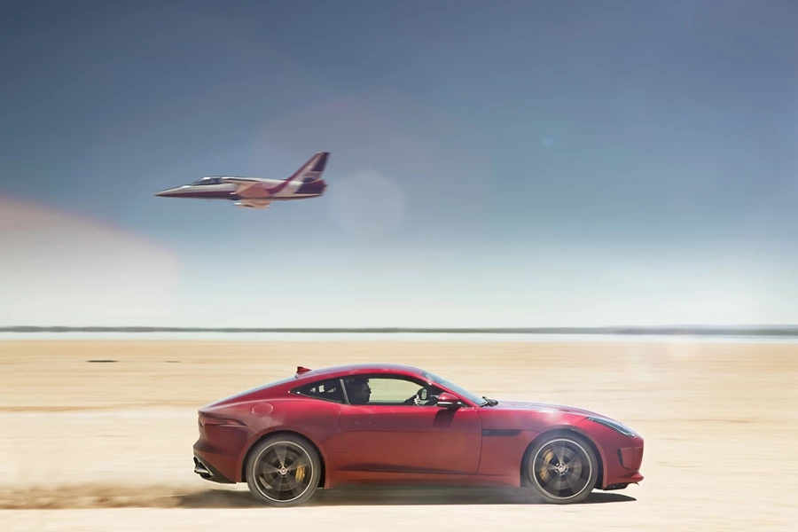 The L39 jet hit closing speeds of up to 700 mph (1,126 km/h)