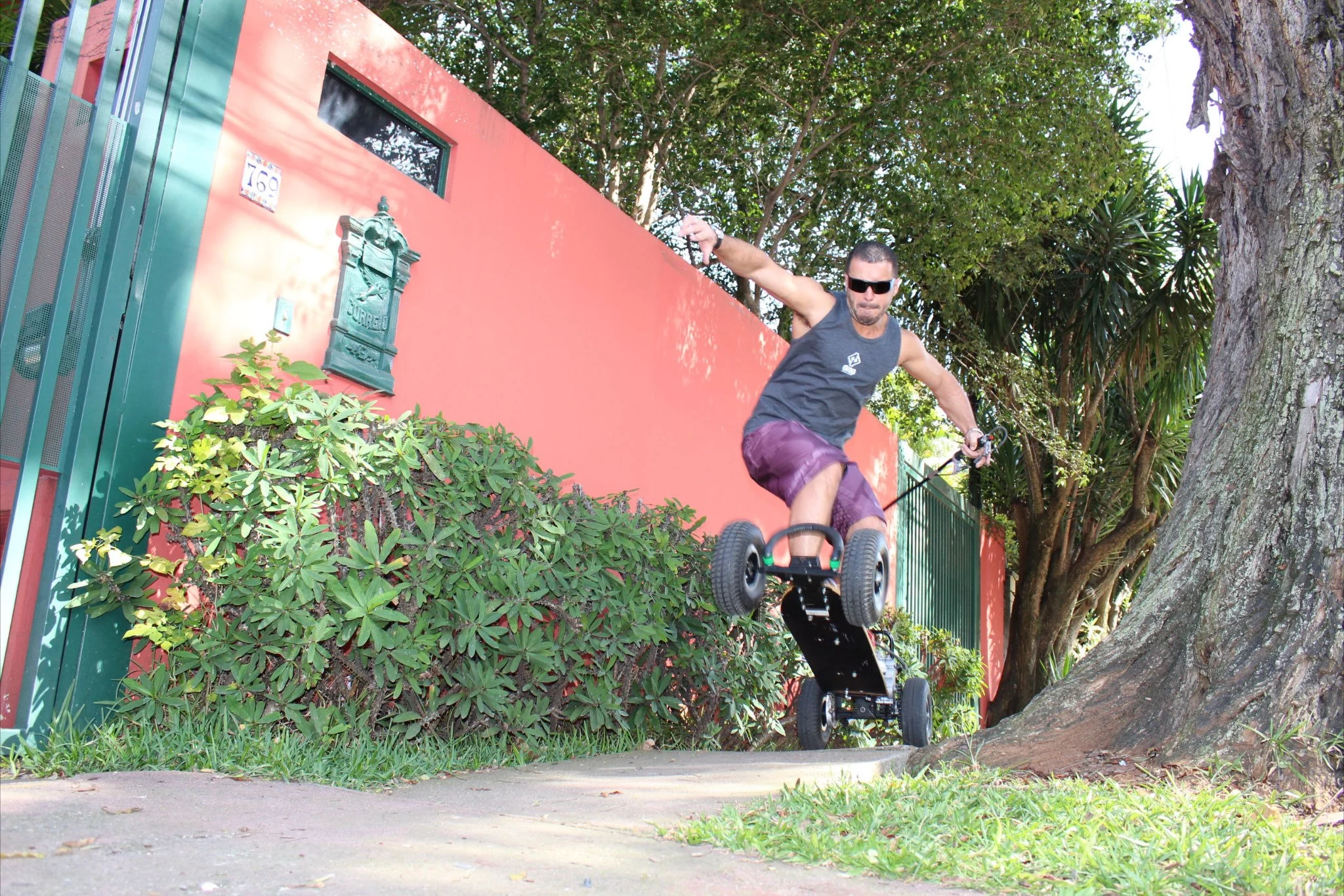 Despite the weight of an engine, the Carve Motor can go airborne
