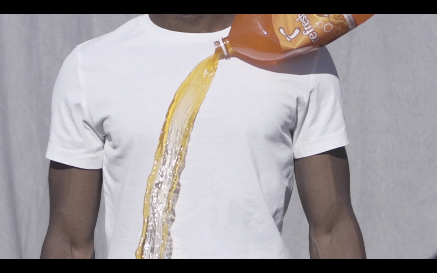 Hydrophobic Silic shirt repels sweat and stains