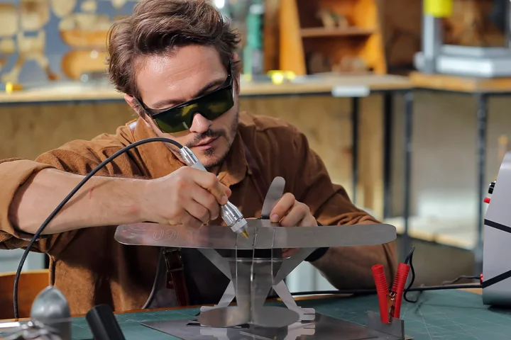 X1 laser welder makes DIY projects as easy as a hot glue gun