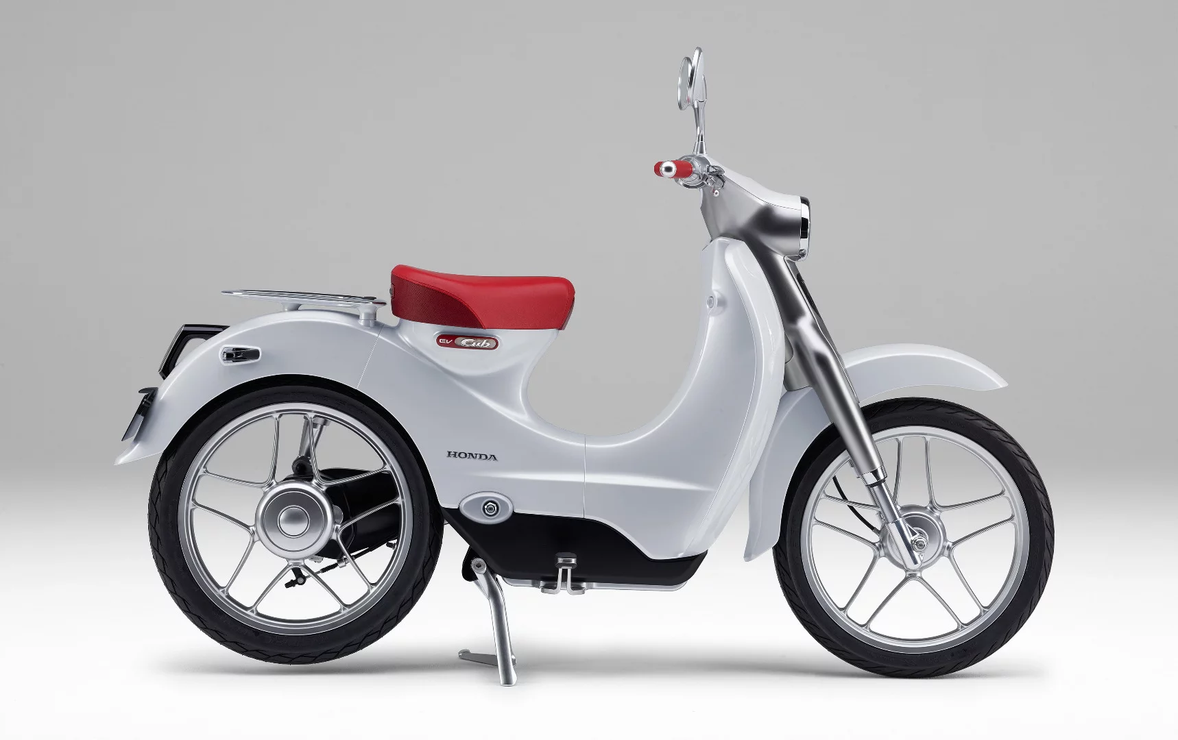 The Honda EV-Cub is based on the Super Cub Concept that was revealed at the 2015 Tokyo Motor Show
