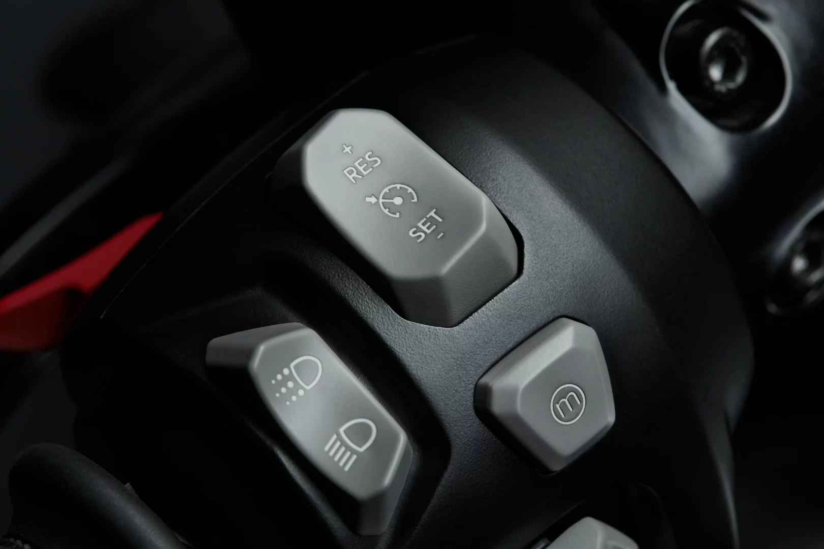 Left switchblock, with the all-important cruise control buttons