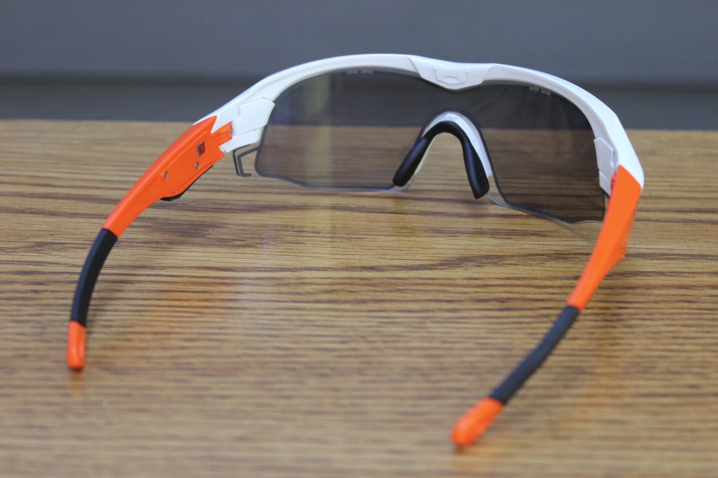 Uvex's Variotronic glasses incorporate AlphaMicron's e-Tint technology