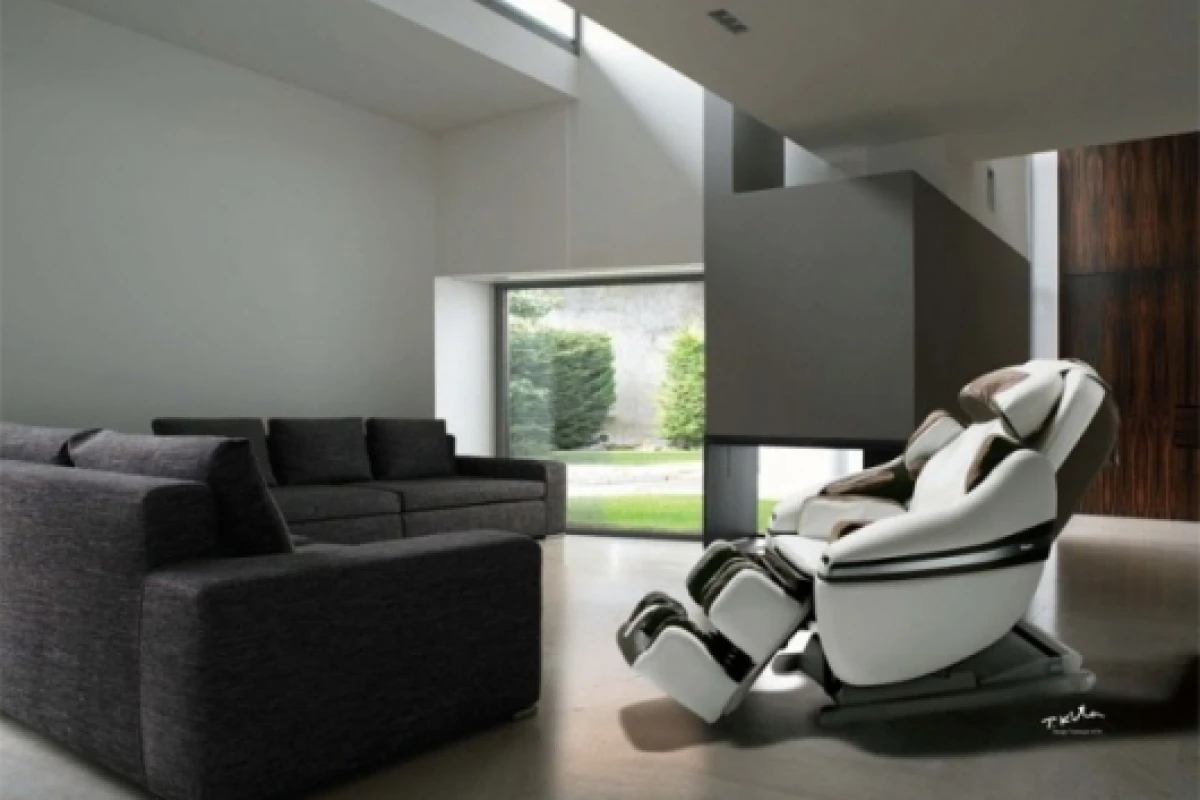 INADA's Sogno full-body massage chair