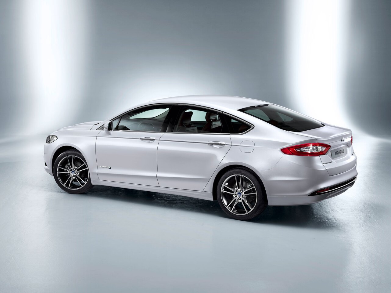 The 2013 Ford Mondeo HEV