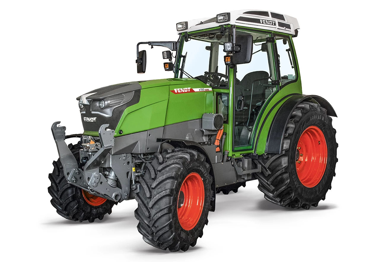 The Fendt e100 Vario reduces both maintenance and costs, as the number of components have been reduced and items such as oil, oil filters, AdBlue and fuel are no longer needed.