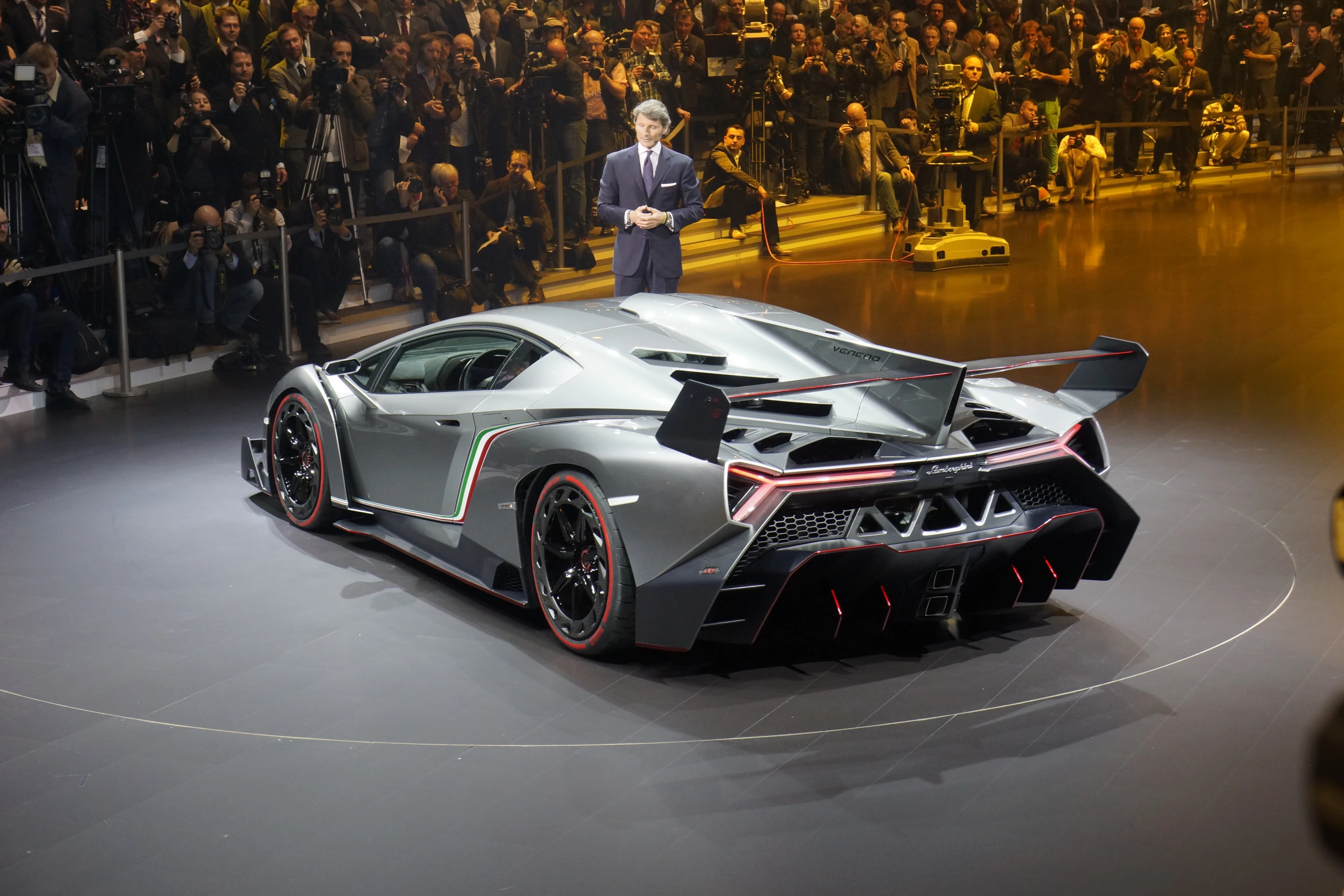 Lamborghini introduces the Veneno