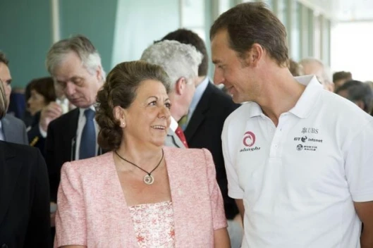 Ernesto Bertarelli, owner of Alinghi and Rita Barberá, Mayoress of Valencia.