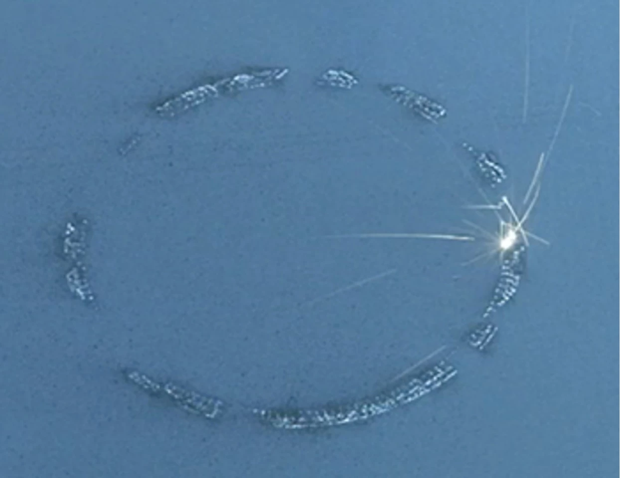 A cylinder is built using Selective Laser Melting (SLM)