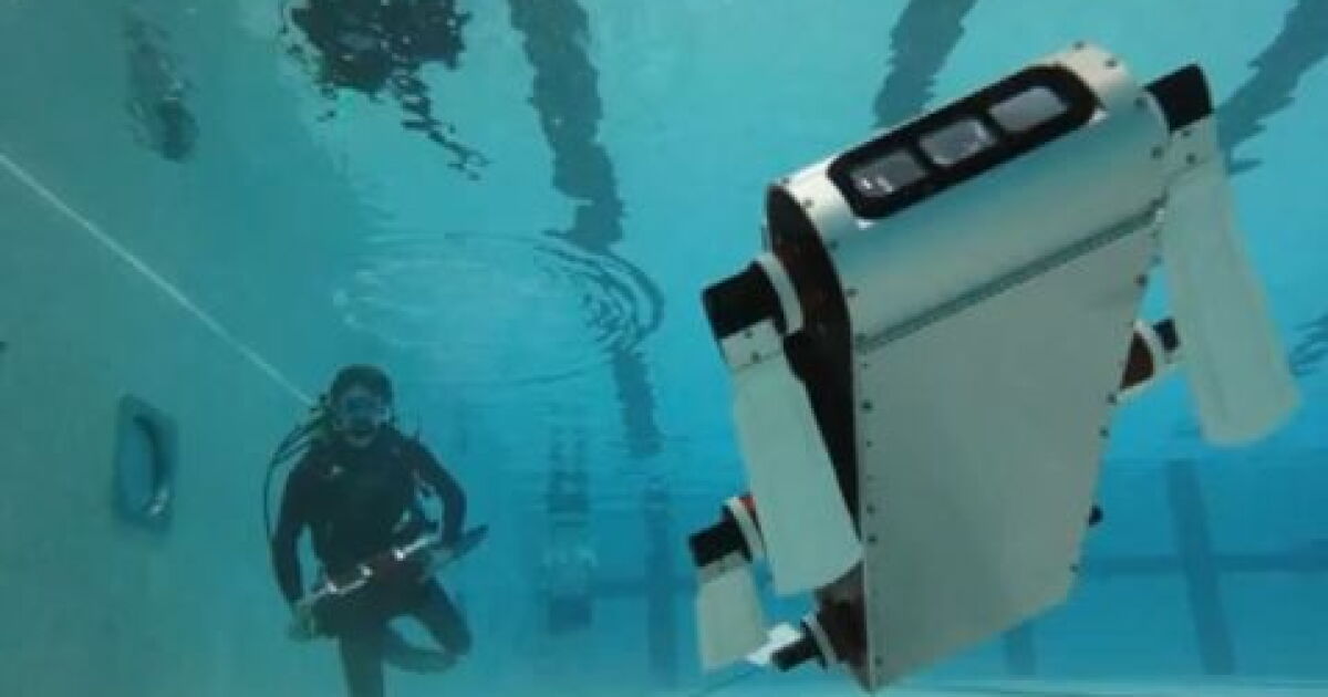 Underwater swimming robot now wirelessly controlled