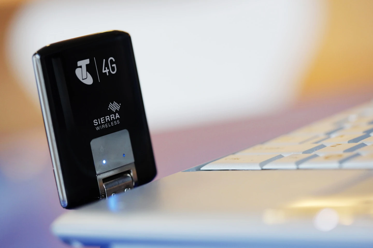 Telstra USB 4G mobile broadband modem