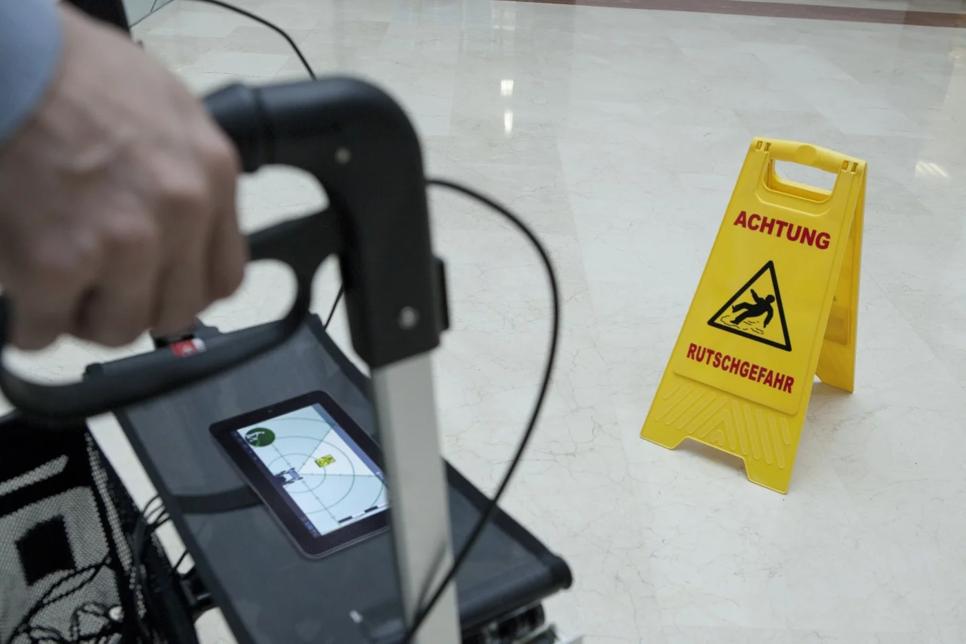 The smart walker refreshes its internal model of the environment and the people moving around in it about two to three times a second by taking snapshots of its surroundings (Photo: DALi)