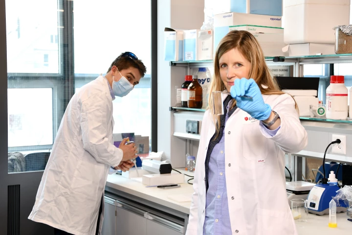 Dr. Alexandre Anthis (left) and Prof. Inge Herrmann, with one of the hydrogel patches