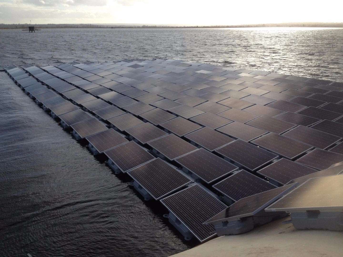 The array will comprise over 23,000 photovoltaic panels, and its floating platform will incorporate over 61,000 floats and 177 anchors