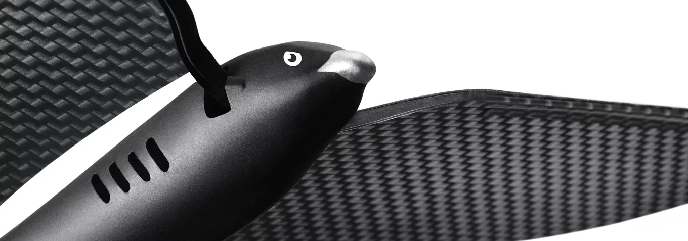 The entire bird weighs only 9.2 g (0.32 oz)