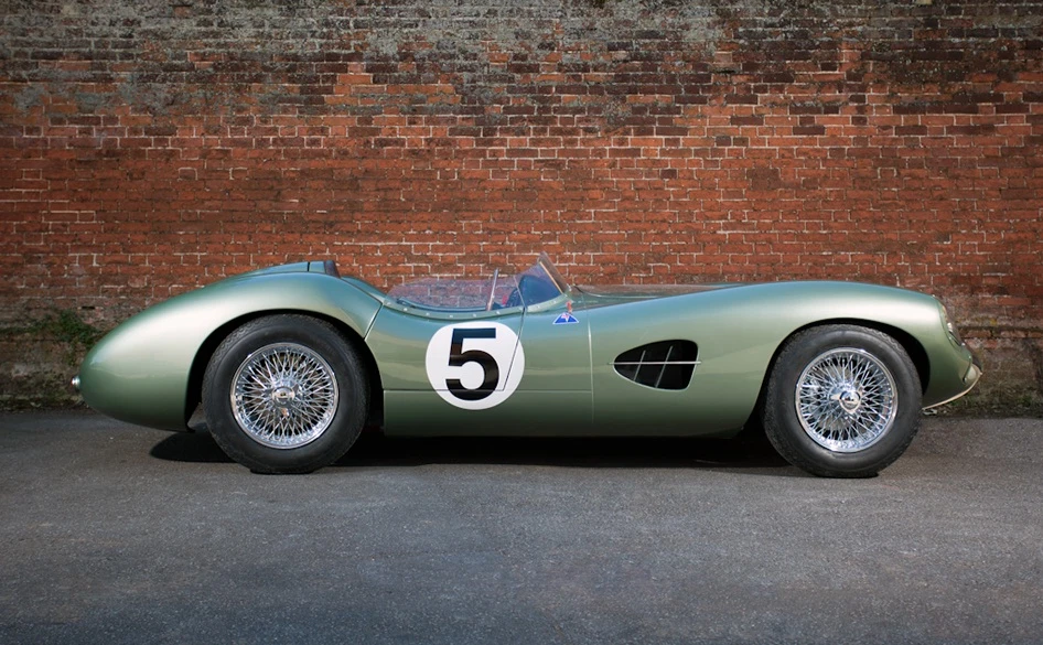 The replica features a bespoke tubular space frame chassis, a Limited slip differential to maximize power, adjustable coil over suspension and all round disc brakes (Image: Richard Pardon)