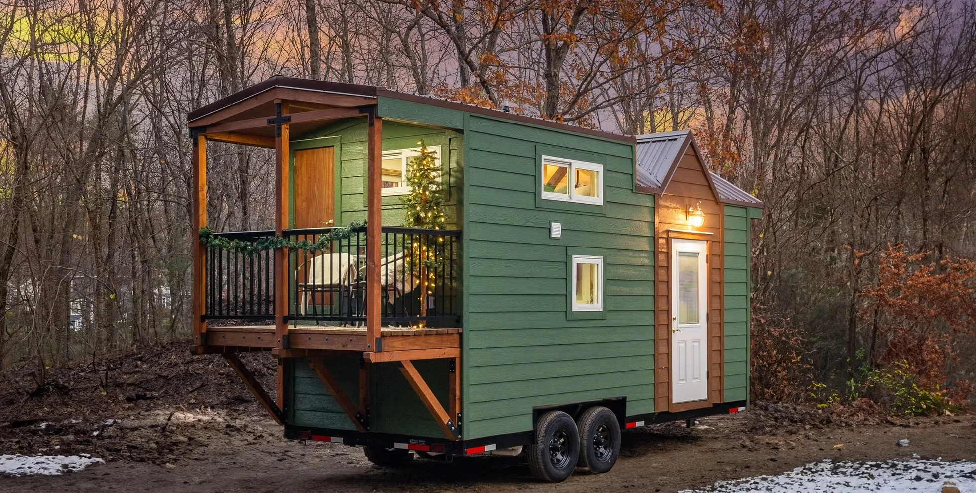 Compact Mansion Compact tiny house for two with loft and balcony