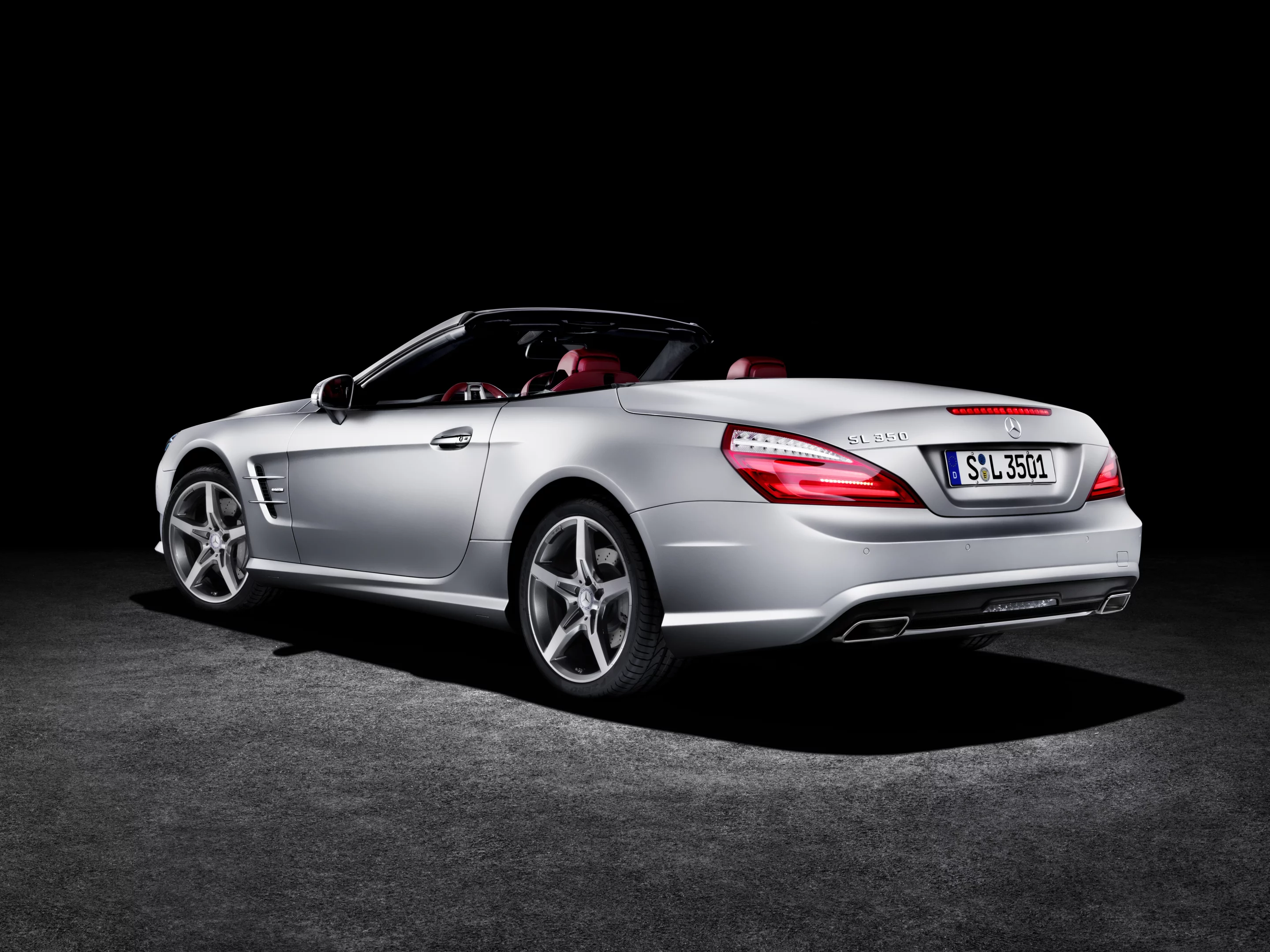 The SL 500 (Photo: Mercedes-Benz)