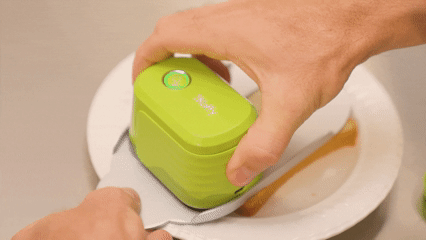 The EdiBot comes with alignment rulers to help print your designs with precision