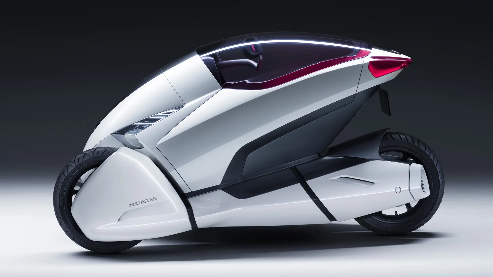 Honda's 3R-C three-wheel urban EV