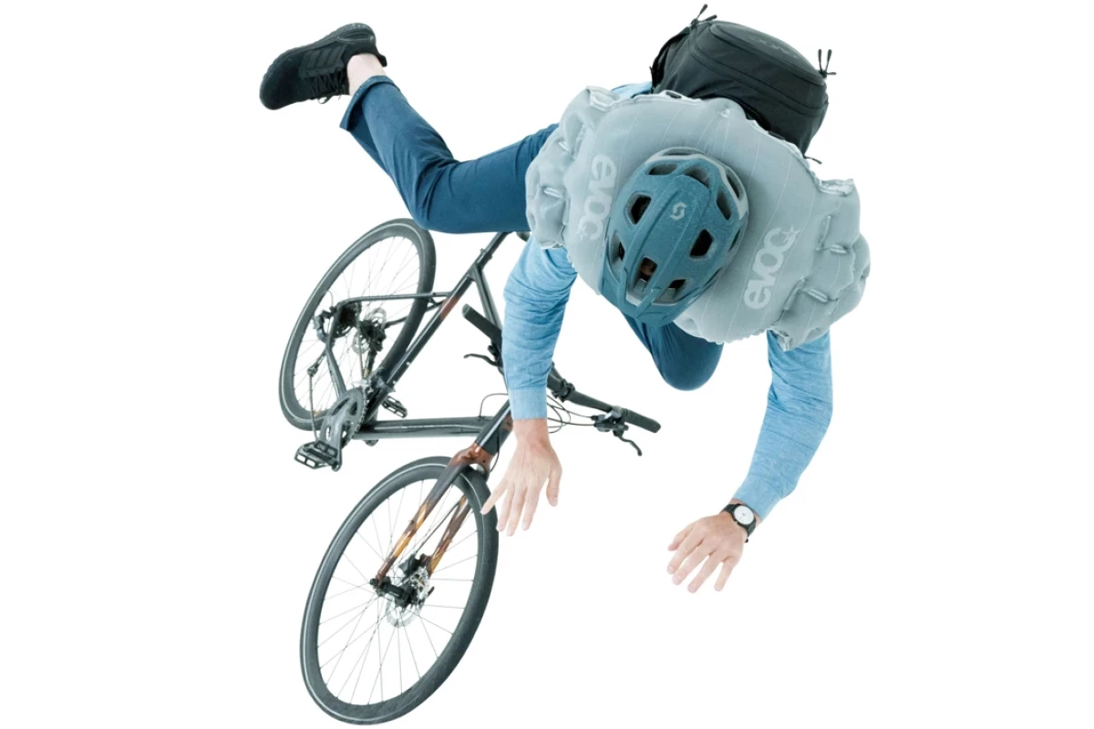 The EVOC Commute Air Pro 18's airbag is claimed to fully deploy within 200 milliseconds of a fall being detected