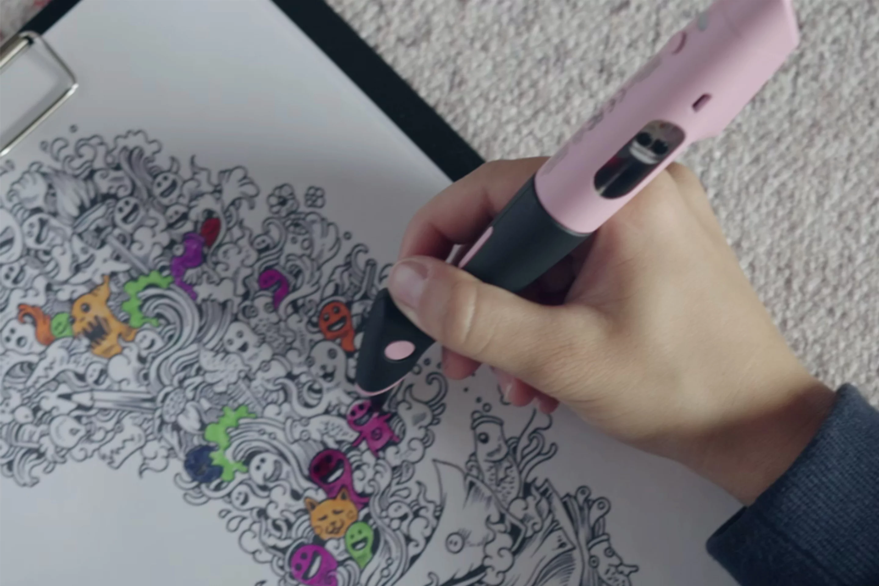 The Colorpik Pen is 205 mm long by 21 mm wide (8 by 0.8 in) and weighs 48 grams (1.7 oz)