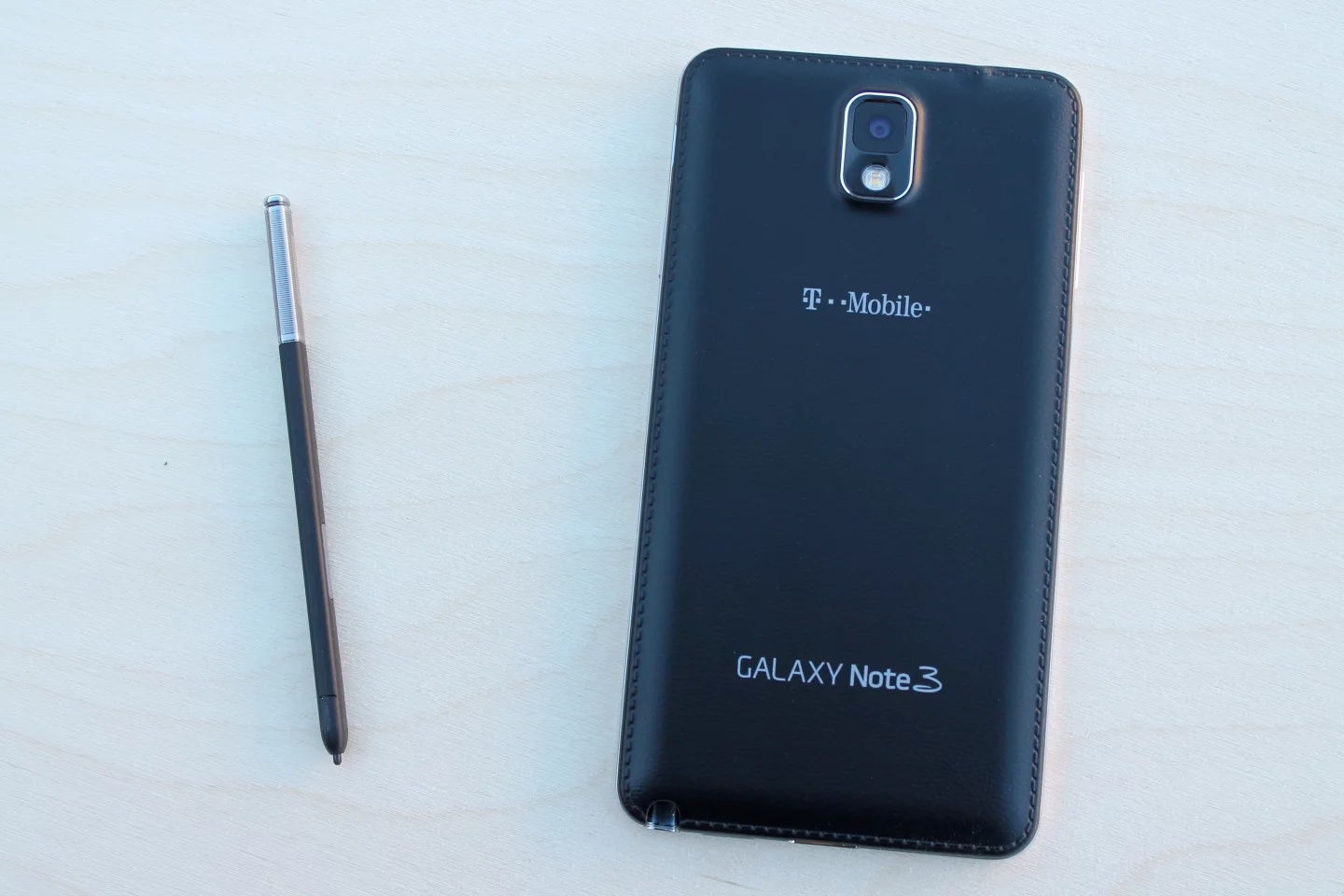 The Note 3 has a faux leather build that sounds terrible, but actually plays out pretty well