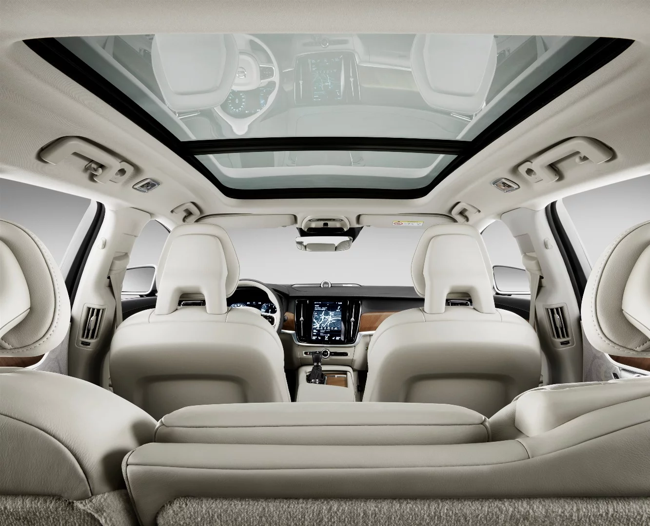 A panoramic sunroof like the XC90's is available on the V90