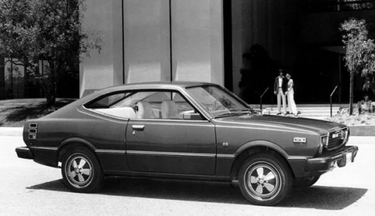 The 1975 two door hardtop could be purchased with three speed auto, four speed manual or gas-saving five speed overdrive transmissions