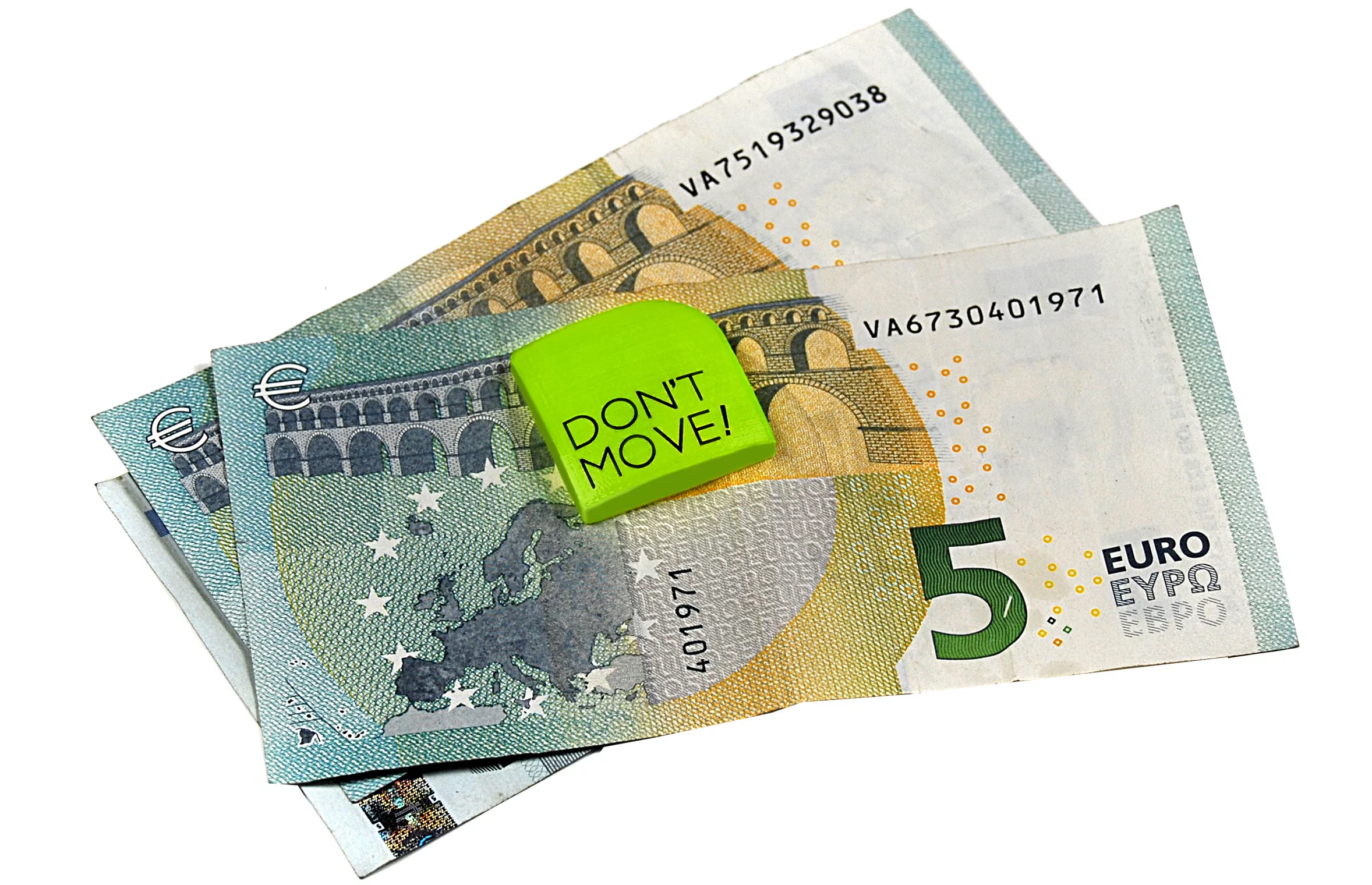 Don't Move sends a Bluetooth alert when the item that it's resting on is moved