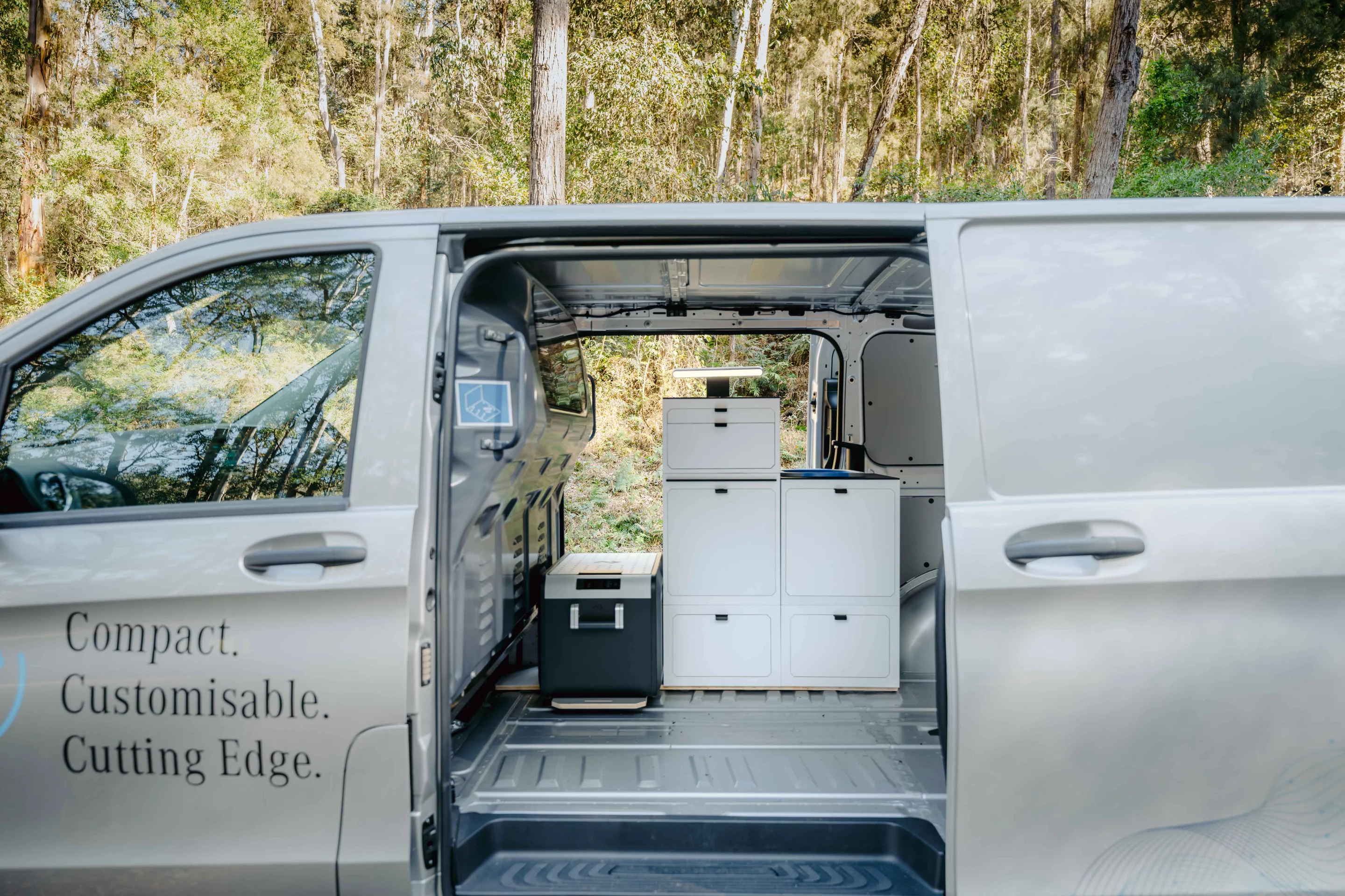 The light bar up top comes with the cooking module and can be removed from the dock for flexibility