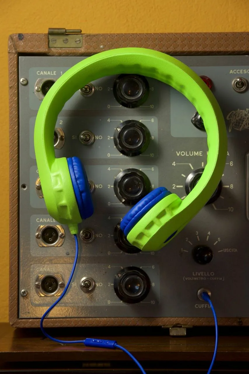 The EVA foam used in HeadFoams Pro is non-toxic, BPA-free and shatterproof (Photo: Thomas Libis)