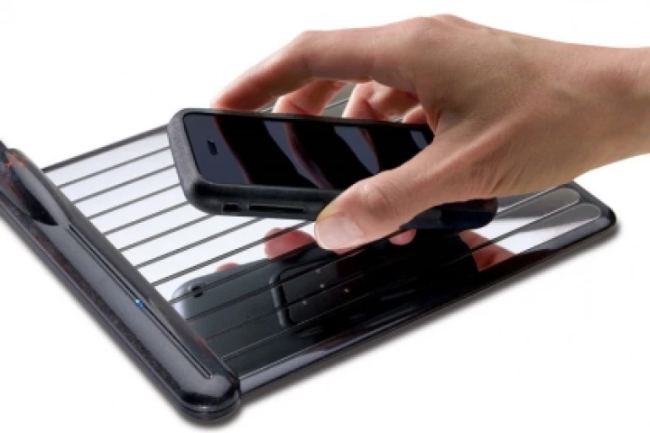 Wildcharge Skins are available for Apple and BlackBerry devices
