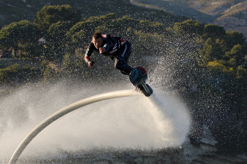 Zapata blends surfing and Flyboarding with new Hoverboard by ZR