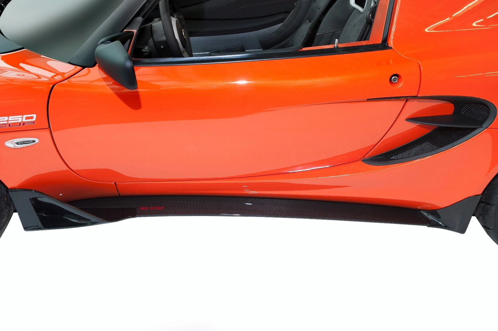 The aero packaging on the Elise Cup 250 add 66 kg of downforce at 100 mph