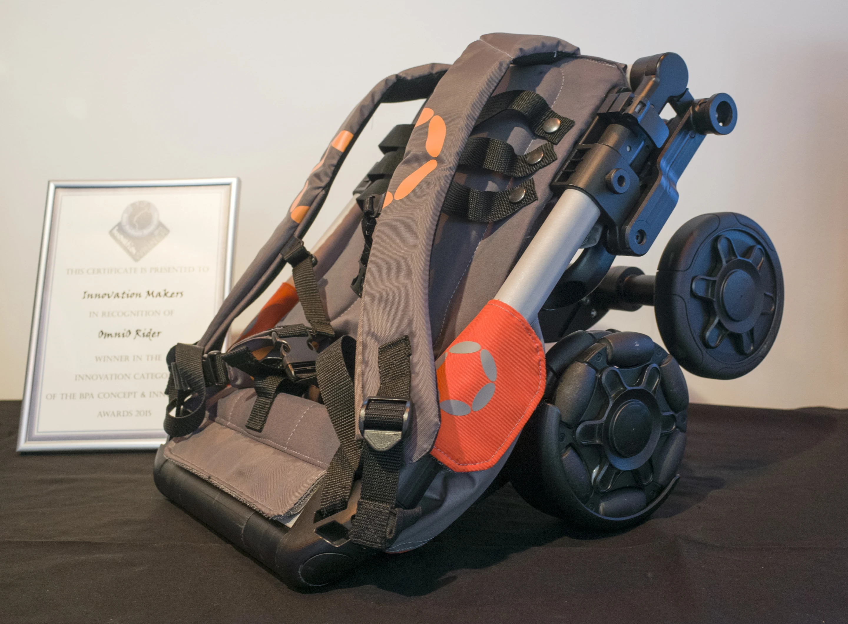 A folded OmniO Rider stroller measures just 50 x 40 x 20 cm (17 x 16 x 8 in) (Photo: Simon Crisp/Gizmag.com)