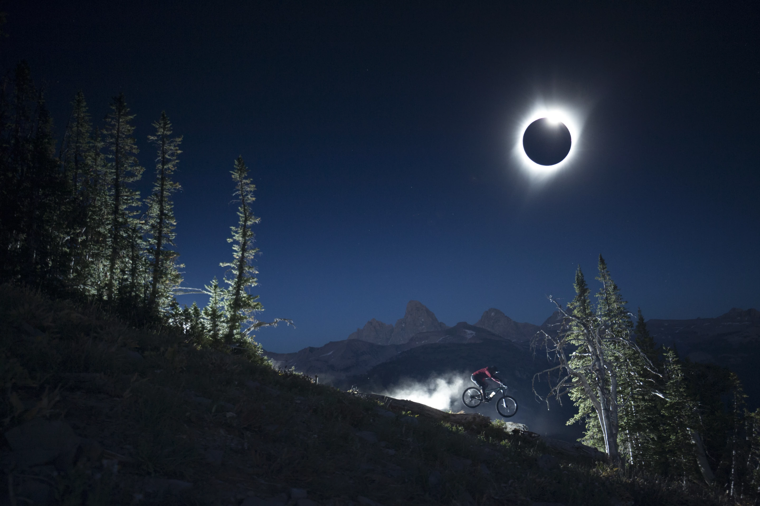 The winner of the RAW category was Noah Wetzel of the USA, for an incredibly well-timed shot of Chris Bule riding through Teton Valley, Wyoming, right at the moment of total solar eclipse