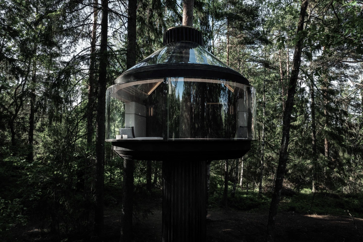 The Koja is installed in a Finnish forest at a height of 6 m (19.6 ft) above the ground