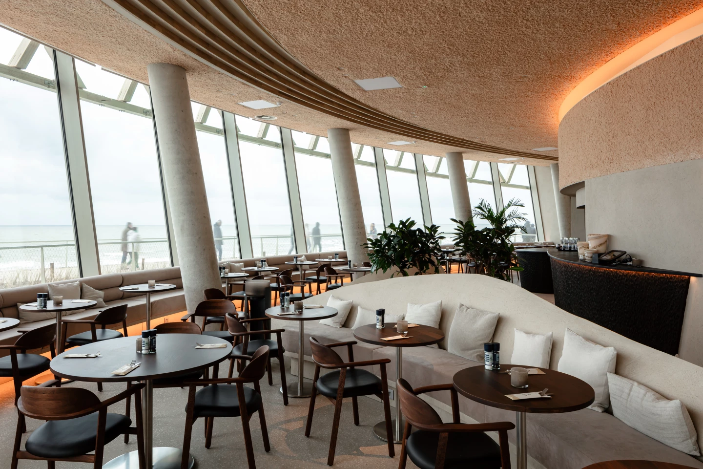 Silt measures 36,000 sq m (roughly 387,000 sq ft) and its interior offers excellent views of the coastline